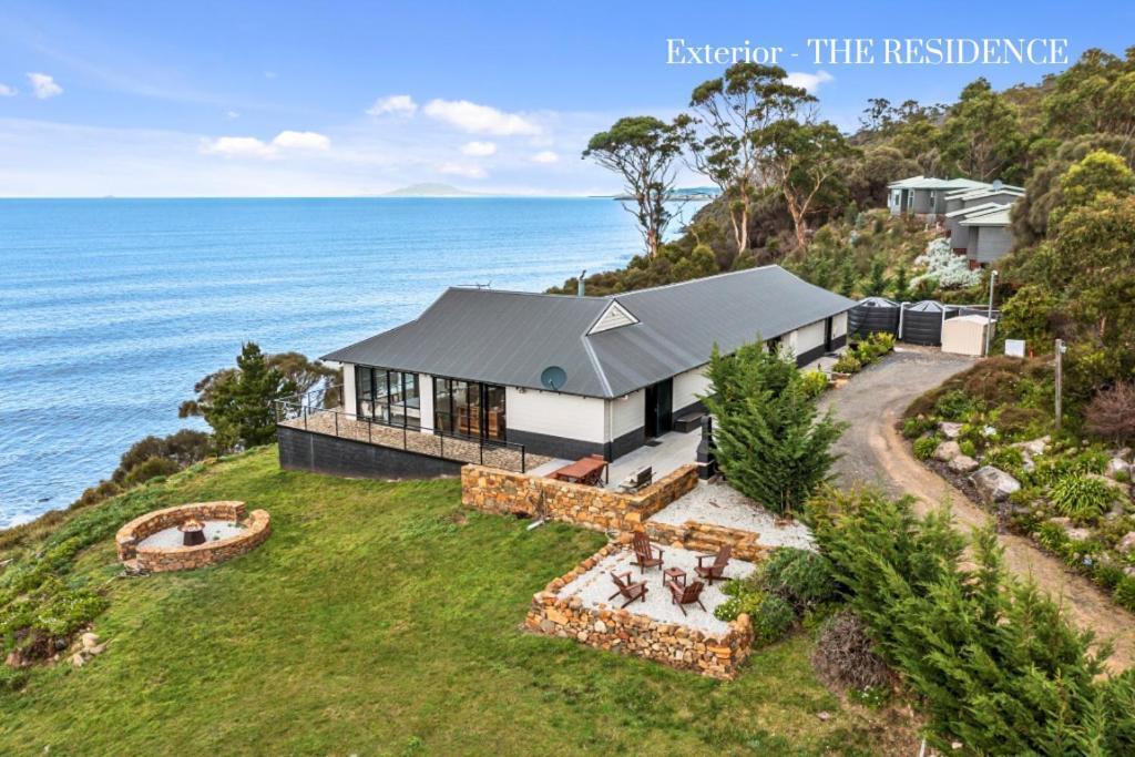 Hamptons On The Bay * Swansea